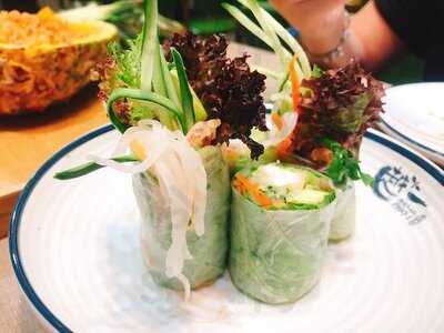 越一越南牛肉粉专门店 (富裕楼)