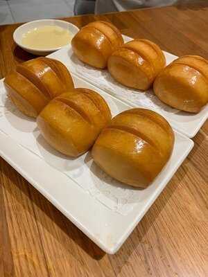 樂天皇朝 (青衣)