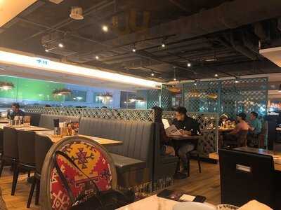 品越越式料理 (雅兰中心)