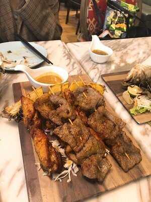 品越越式料理 (雅兰中心)