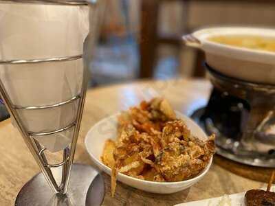 品越越式料理 (雅兰中心)