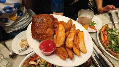 Piccolo Pizzeria & Bar