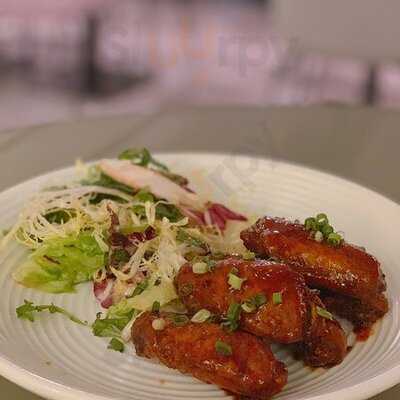 Little Tipsy Restaurant & Bar