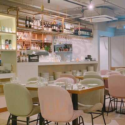 Little Tipsy Restaurant & Bar