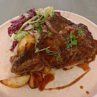 Little Tipsy Restaurant & Bar