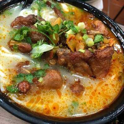 阿一猪扒酸辣米线 (海都楼)