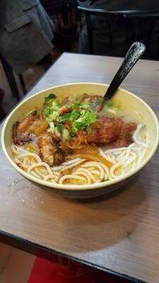 阿一猪扒酸辣米线 (海都楼)