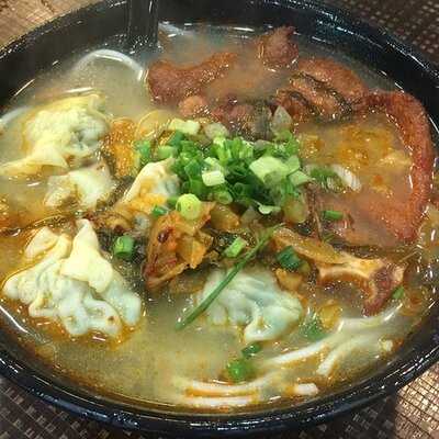 阿一猪扒酸辣米线 (海都楼)