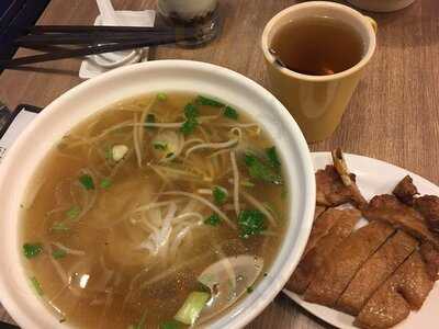 越棧越式湯粉專門店 (綠楊坊)