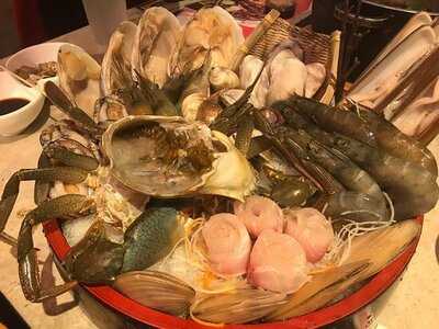 陸陸雞煲火鍋 - 旺角總店