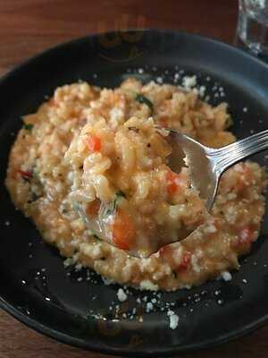 Classified 跑馬地分店