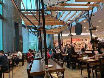 Hoko Farm (荷里活广场)