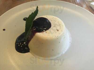 Stella's Bar & Restaurant