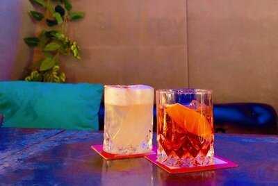 La Luna Bar & Lounge