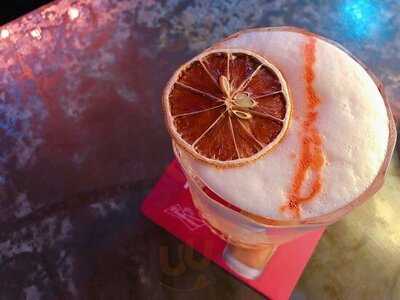 La Luna Bar & Lounge