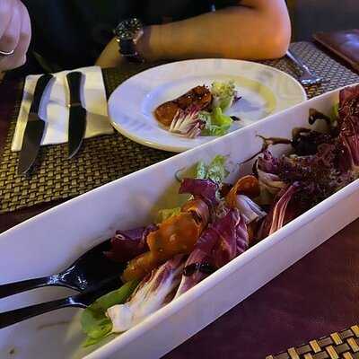 Le Paradis Restaurant & Cafe