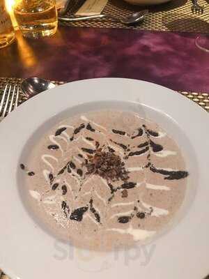 Le Paradis Restaurant & Cafe