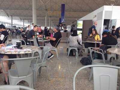 Agnès B. Café Lpg (香港國際機場)