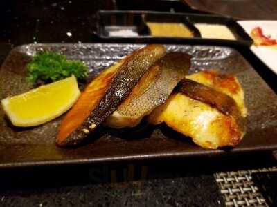 六本渥日本料理鐵板燒+爐端燒