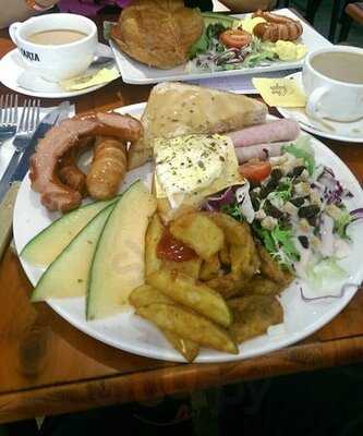 Moment Cafe (元朗)