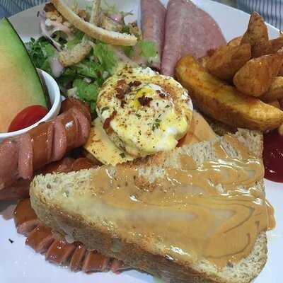 Moment Cafe (元朗)