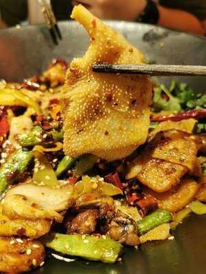 十二位熱辣火鍋莊