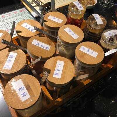 金撈老鴨湯刺身火鍋專門店