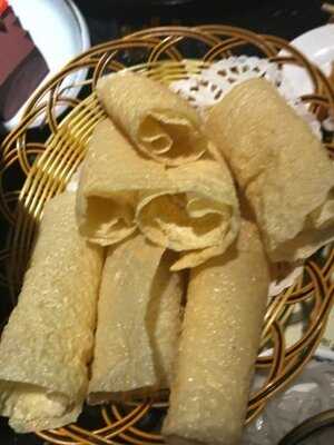 金撈老鴨湯刺身火鍋專門店