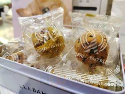 A La Bakery