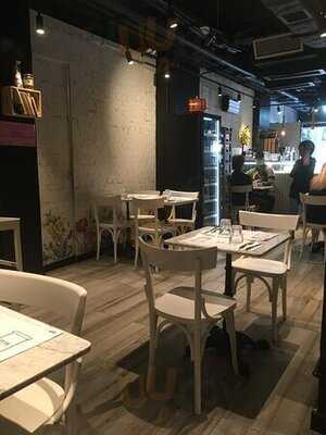 The Mast’ - 香港