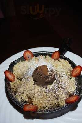 A Tavola Bar & Grill