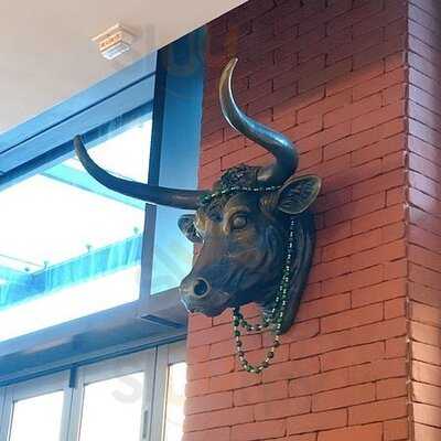 A Tavola Bar & Grill