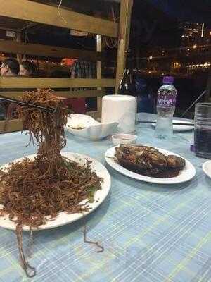 信記避風塘海鮮美食銅鑼灣店