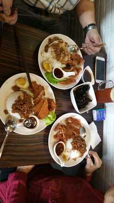 蕃滿門 (海寶花園)