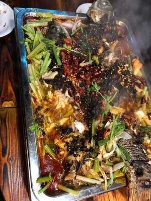 八一蕃巴蜀烤魚店