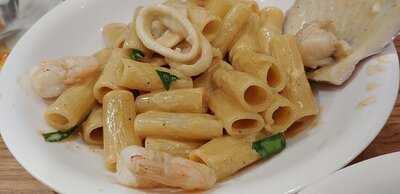 Chroma Cafe + Kitchen