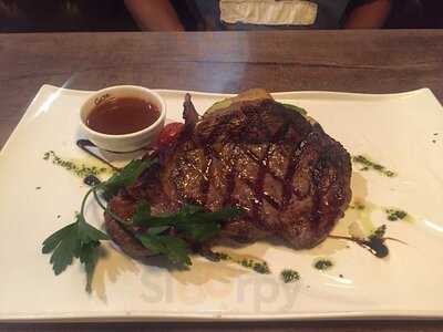 Cuore Steak Wine