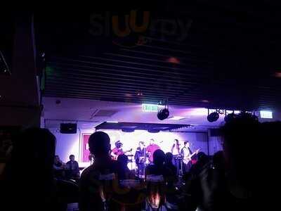 Sticky Fingers Bar & Restaurant