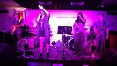 Sticky Fingers Bar & Restaurant