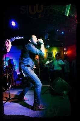 Sticky Fingers Bar & Restaurant