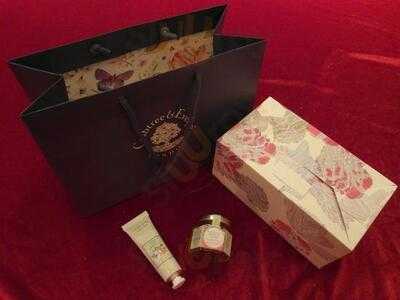 Crabtree & Evelyn The Tearoom