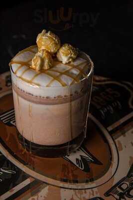 Free House Bar And Cafe