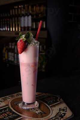 Free House Bar And Cafe