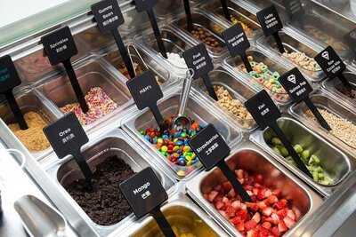 Yo Mama - Frozen Yogurt 皇室堡