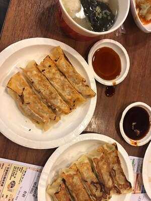 八方雲集鍋貼水餃專門店