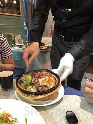 忆时尚腊味煲仔饭