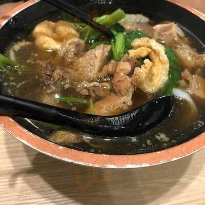 泰巷 (新港城中心)