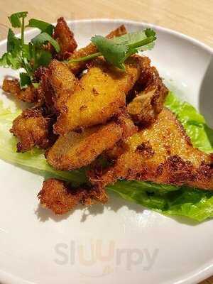 泰巷 (新港城中心)