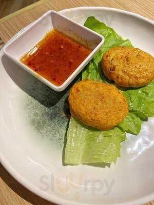 泰巷 (新港城中心)