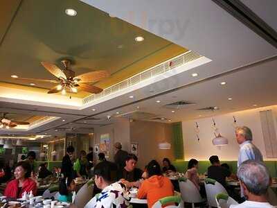 左麟右李 (智選假日酒店)